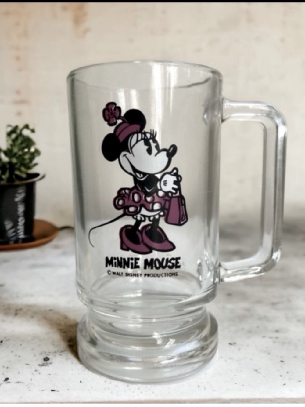 FREE WITH ANY PURCHASE Disney Minnie Mouse Handled Clear
Glass Cup Mug
